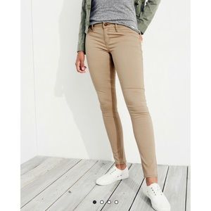 𝗛𝗢𝗟𝗟𝗜𝗦𝗧𝗘𝗥 - Low-Rise Super Skinny Jeans